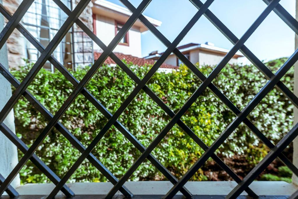 Fourways Junction Villa 1 ナイロビ エクステリア 写真
